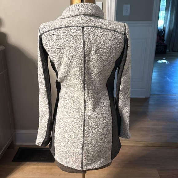 KUHL Wool blend asymmetrical full zip women’s jacket size small - Picture 5 of 9